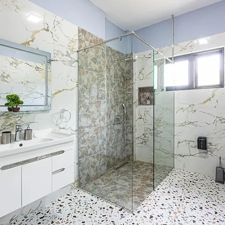 Sea Breeze 23 Llaman - Kitchen, Free Parking - 3 People Apartament Himara